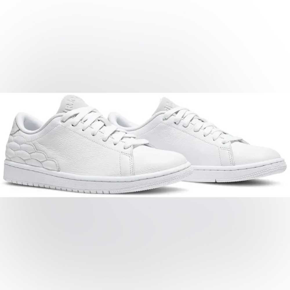 FINAL SALE 🏷️ Air Jordan 1 Centre Court 👟
Jordan lifestyle mid-top sneakers
